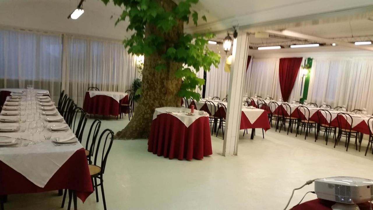 Hotel Villa Robinia Дженцано-ді-Рома Екстер'єр фото