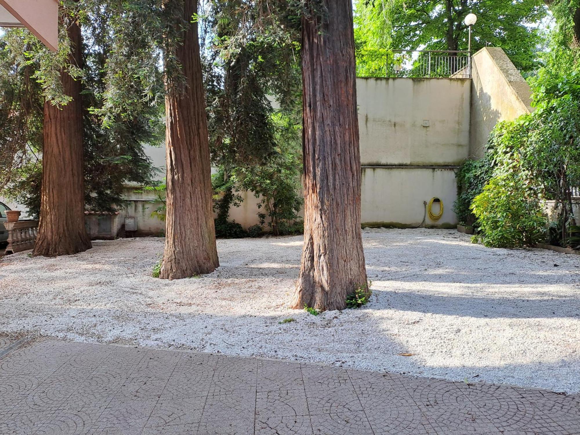 Hotel Villa Robinia Дженцано-ді-Рома Екстер'єр фото