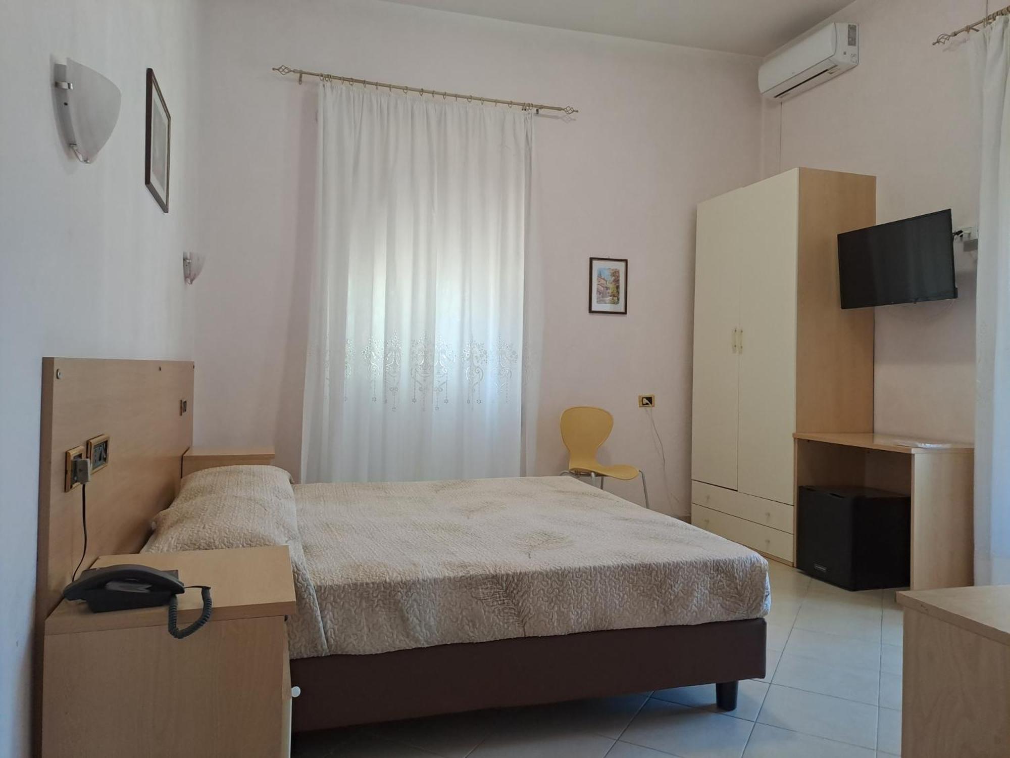 Hotel Villa Robinia Дженцано-ді-Рома Екстер'єр фото
