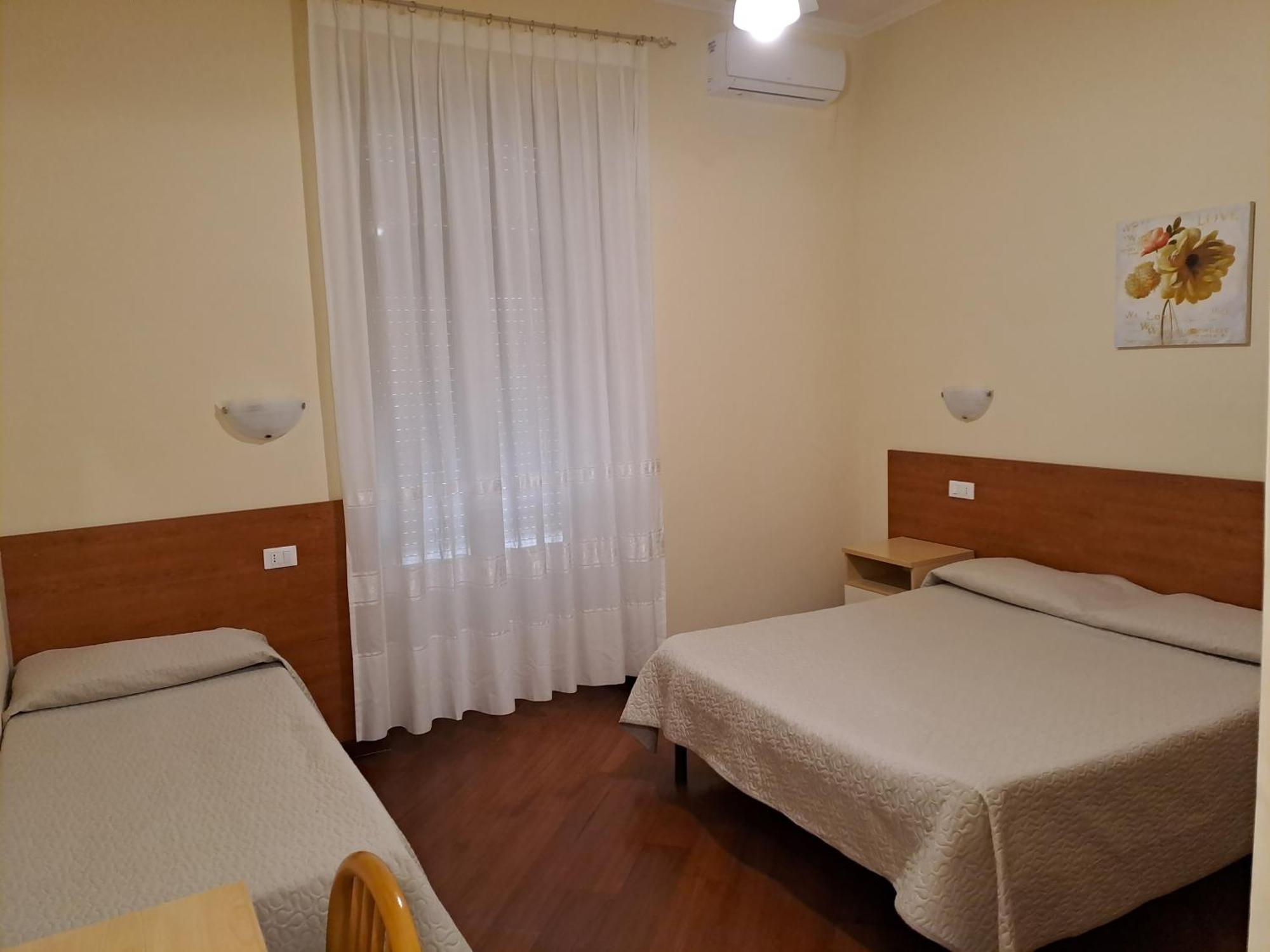 Hotel Villa Robinia Дженцано-ді-Рома Екстер'єр фото