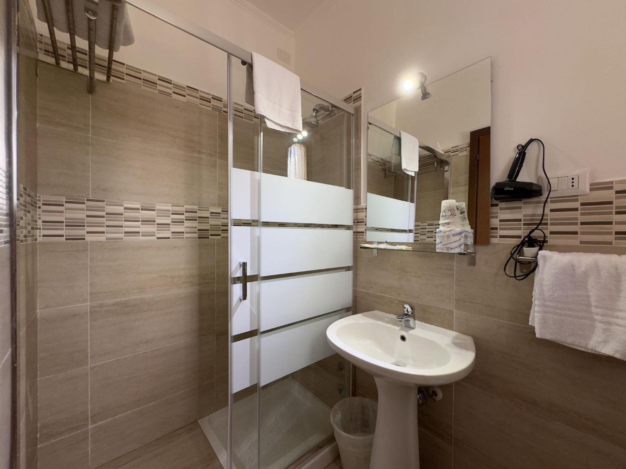 Hotel Villa Robinia Дженцано-ді-Рома Екстер'єр фото