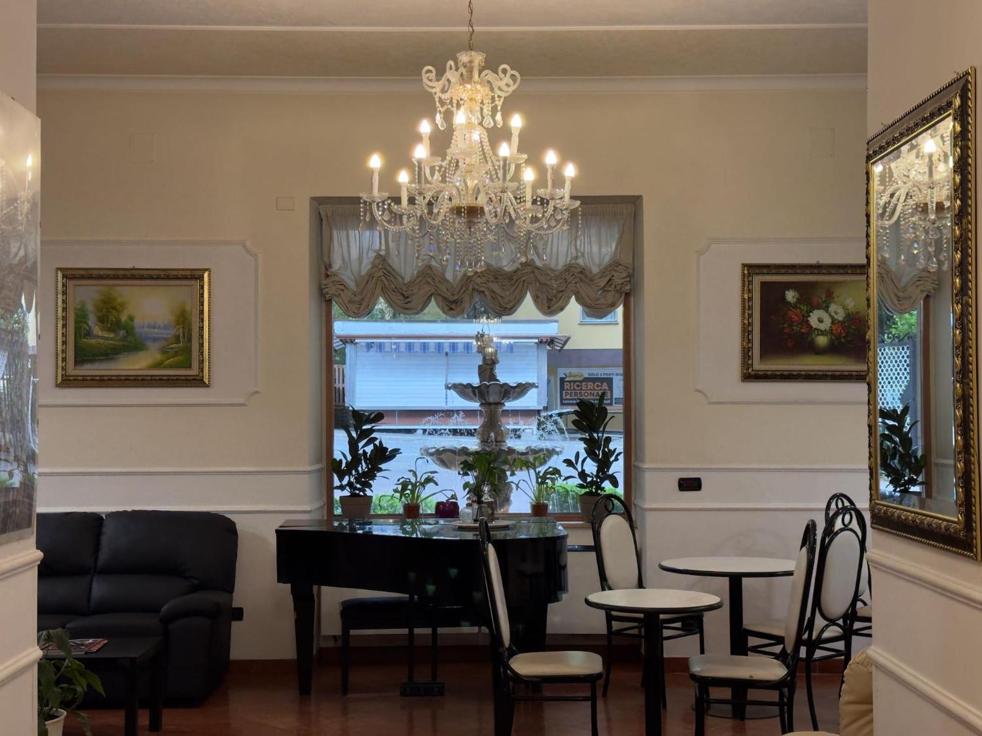 Hotel Villa Robinia Дженцано-ді-Рома Екстер'єр фото
