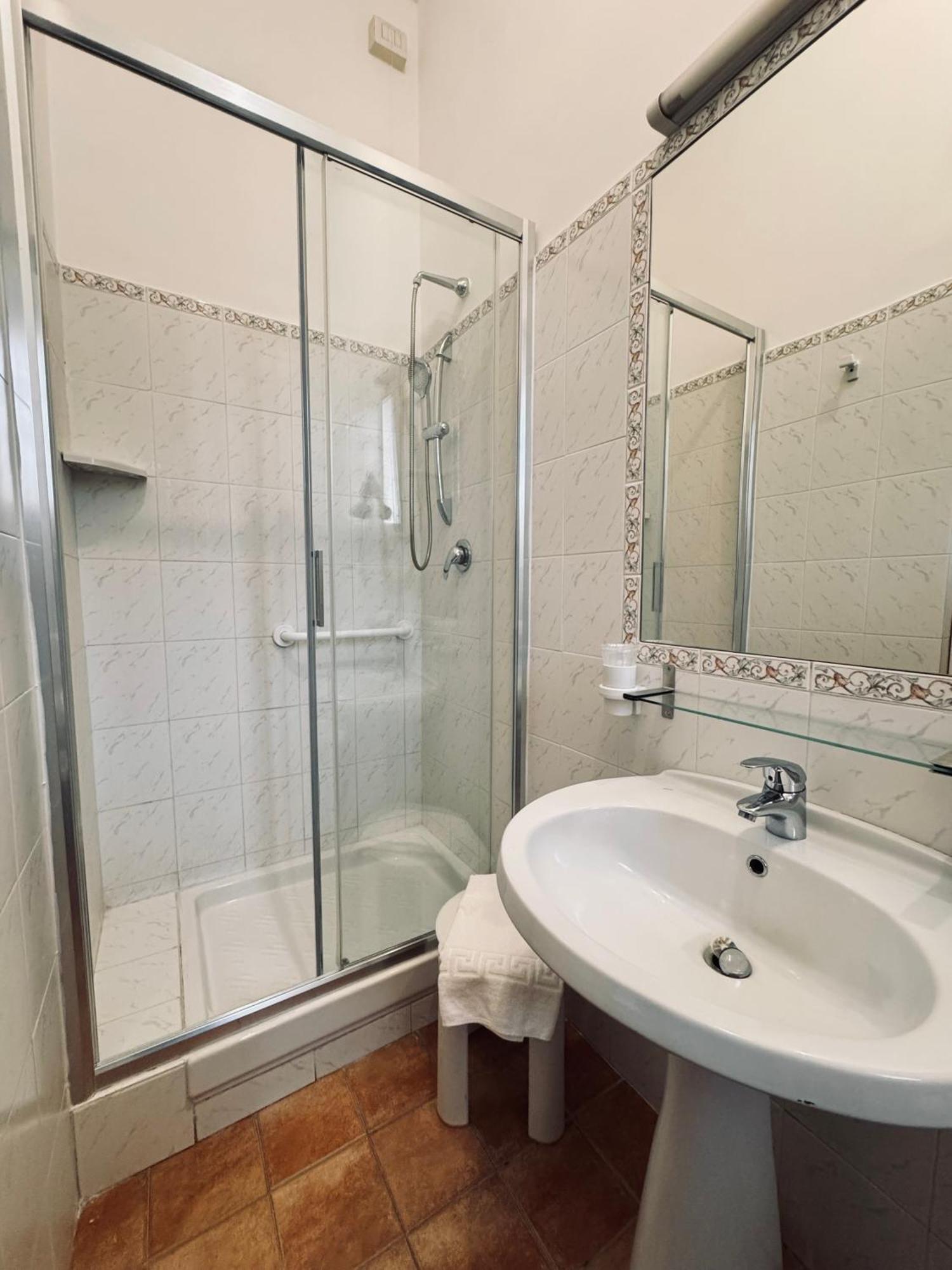 Hotel Villa Robinia Дженцано-ді-Рома Екстер'єр фото