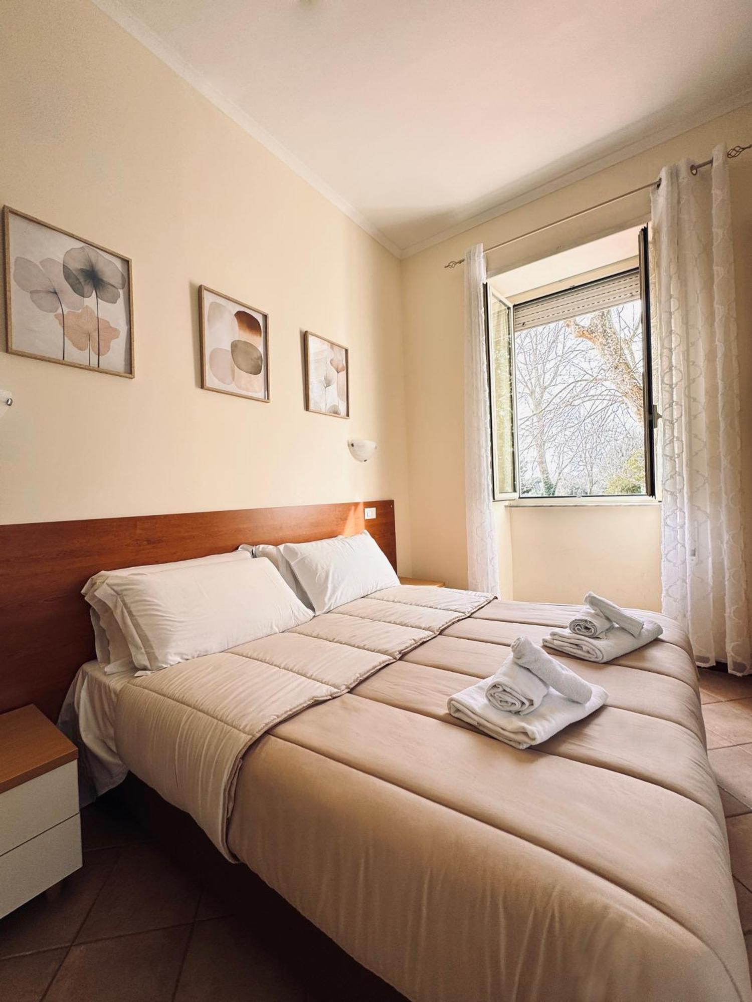 Hotel Villa Robinia Дженцано-ді-Рома Екстер'єр фото