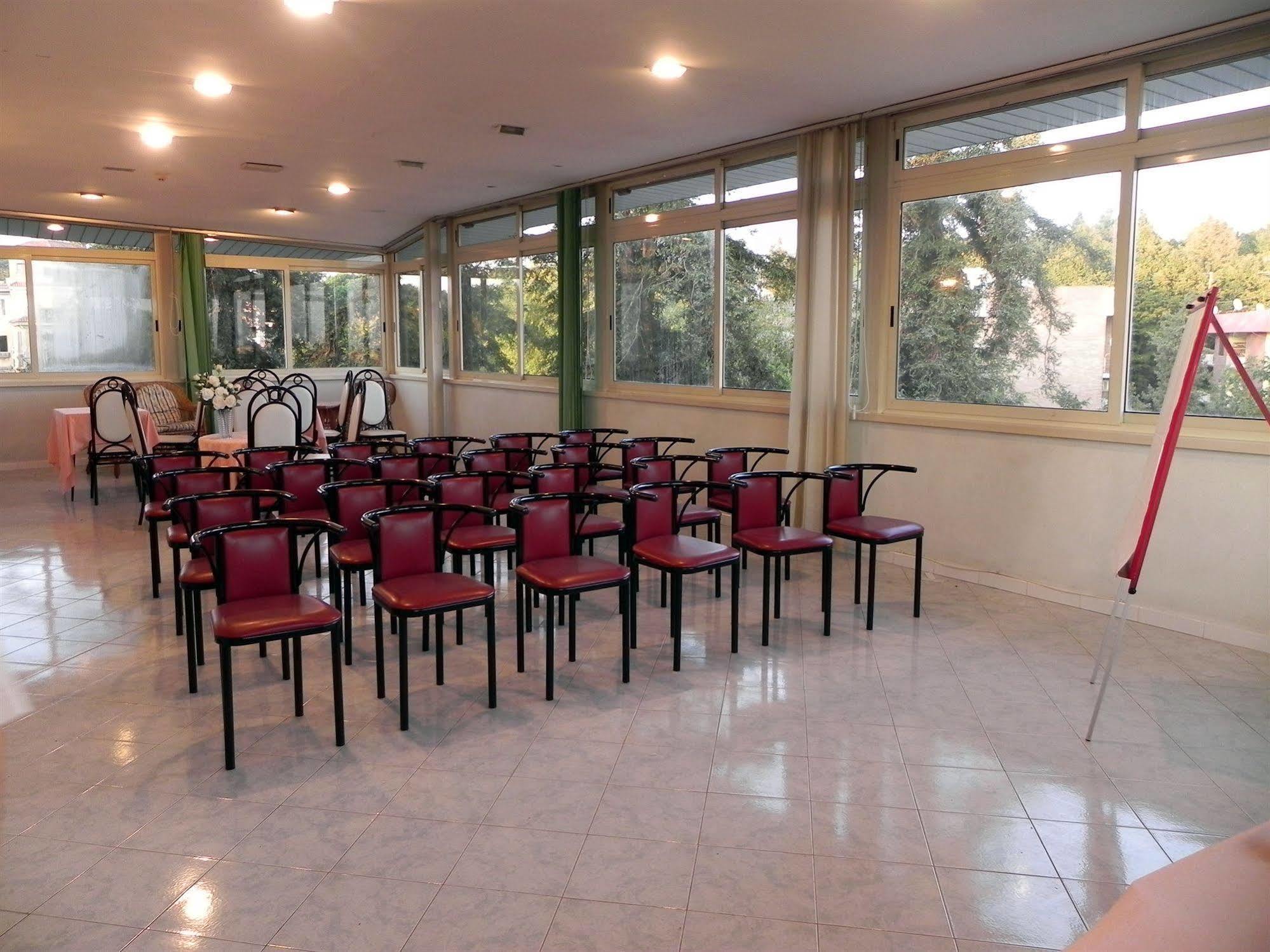 Hotel Villa Robinia Дженцано-ді-Рома Екстер'єр фото